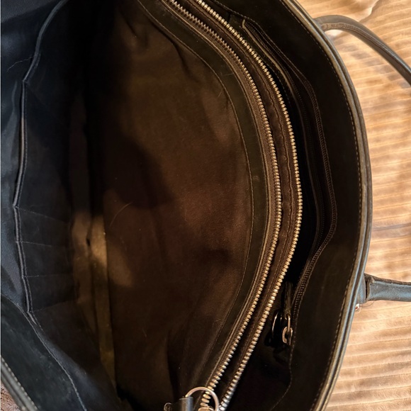 Vintage Coach Leather Shoulder Bag | Style 9553 | 1990s - broken handle - Picture 4 of 7